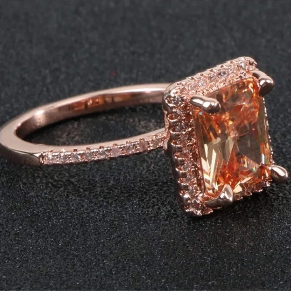 New 18K rose gold diamond engagement ring